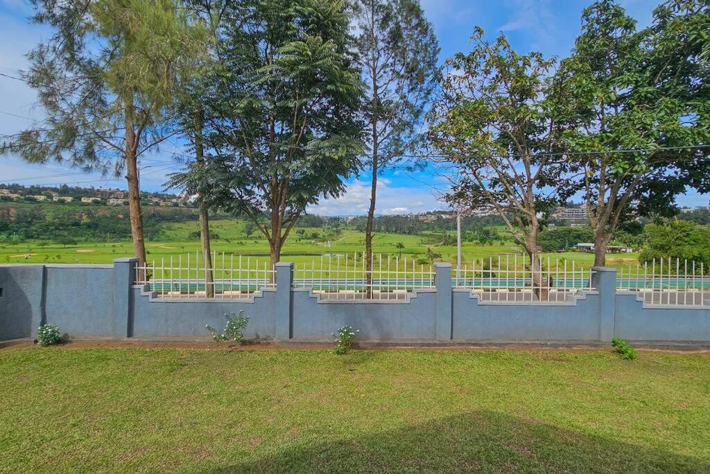 Complete 4-Bedroom House Facing Kigali Golf Course Exteriör bild